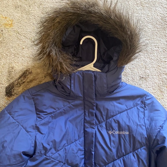Women’s Columbia winter coat. - Picture 3 of 5